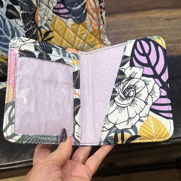 Vera Bradley, Palm Floral, Vibrant Quilted Floral Accessory Set - Picture 10 of 16